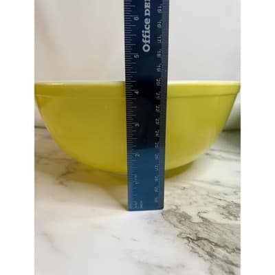 Pyrex Nesting Mixing Bowls Primary Colors Set of 3, Yellow/Green/Blue - Thumbnail 14