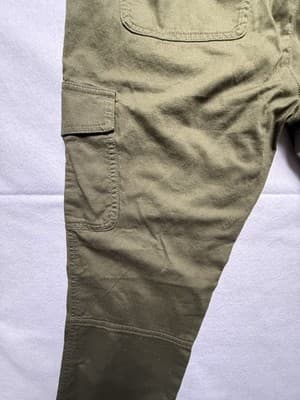 Gap Girlfriend Joggers Khaki Utility Cargo Midrise New W/Tags Relaxed Size 4 - Thumbnail 8