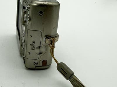Vintage Nikon Coolpix L11 6MP Silver Digital Camera 3x Zoom Y2K Digicam WORKS - Thumbnail 4