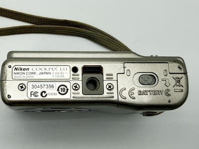 Vintage Nikon Coolpix L11 6MP Silver Digital Camera 3x Zoom Y2K Digicam WORKS - Thumbnail 3