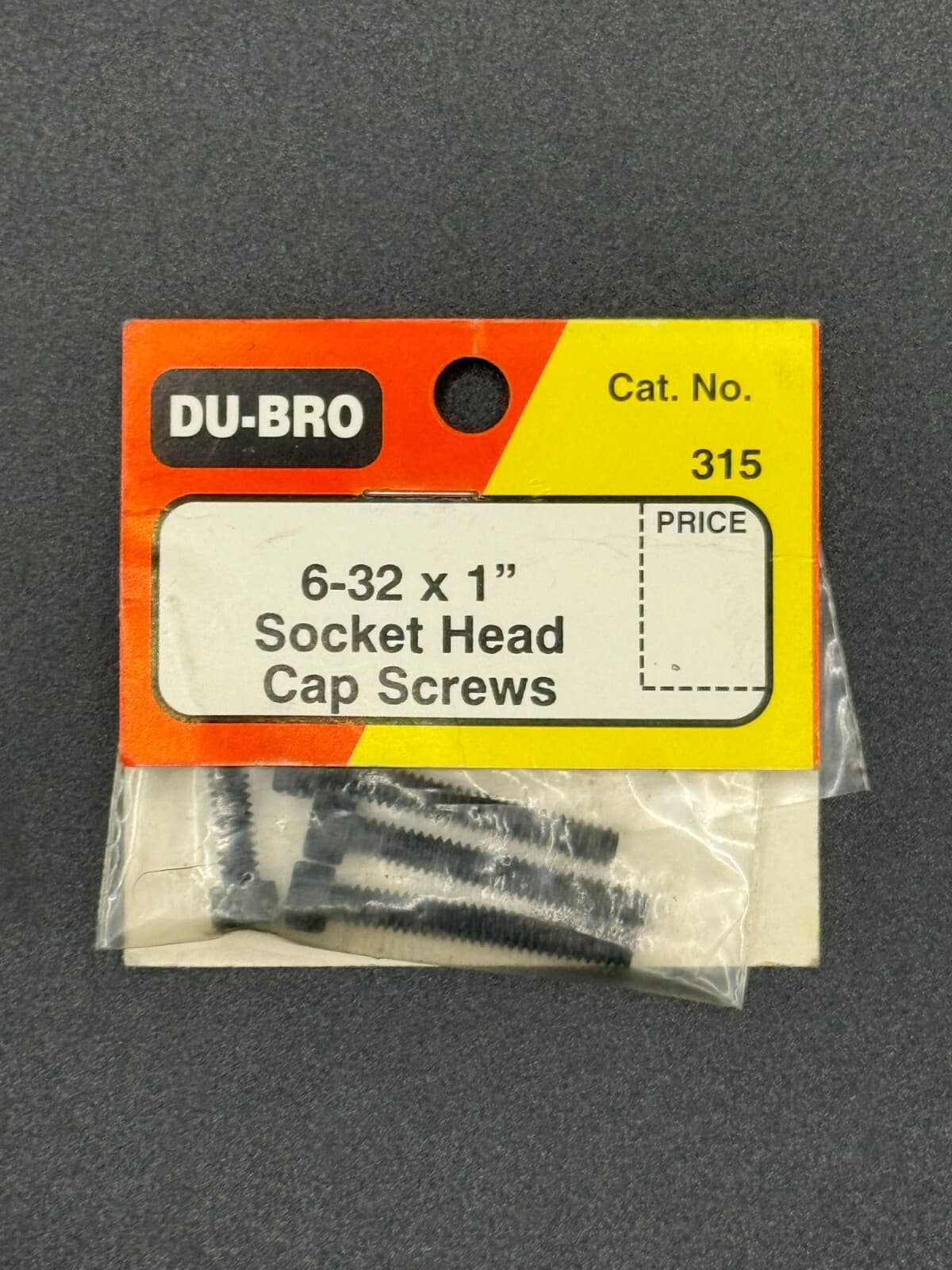 Du-Bro Catalogue Part # 315 6-32 x 1" Socket Head Cap Screws (Set of 4) - Image 1