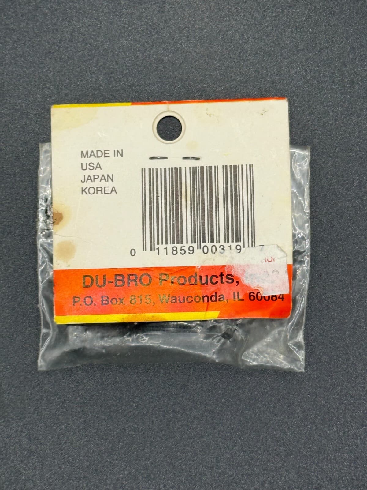 Du-Bro Catalogue Part # 319 8-32 x 1-1/4" Socket Head Cap Screws (Set of 4) - Thumbnail 2