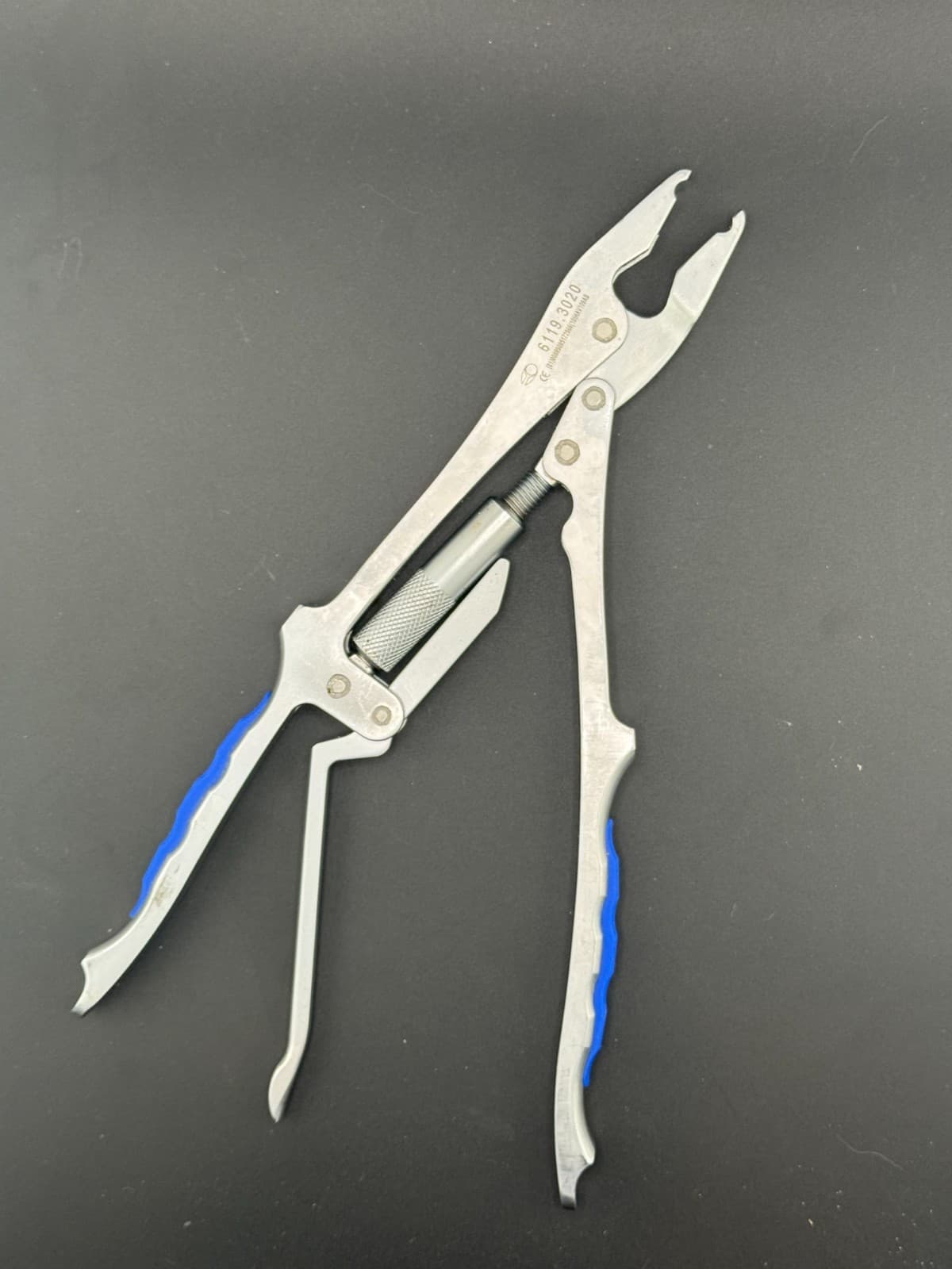 Globus Medical 6119.3020 Vise Style Rod Grip - Image 1