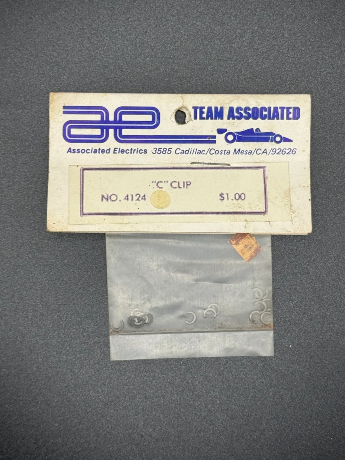 Team Associated Vintage 4124 "C" Clips (Pack of 14) - Image 1