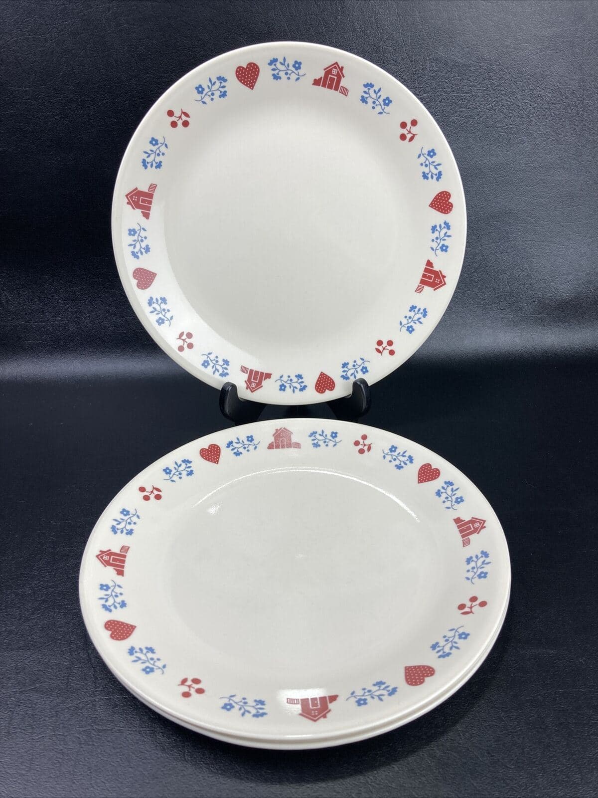 Corelle Hometown Dinner Plates 10-1/4” diam. Red Hearts & Cherries USA Set Of 4 - Image 1