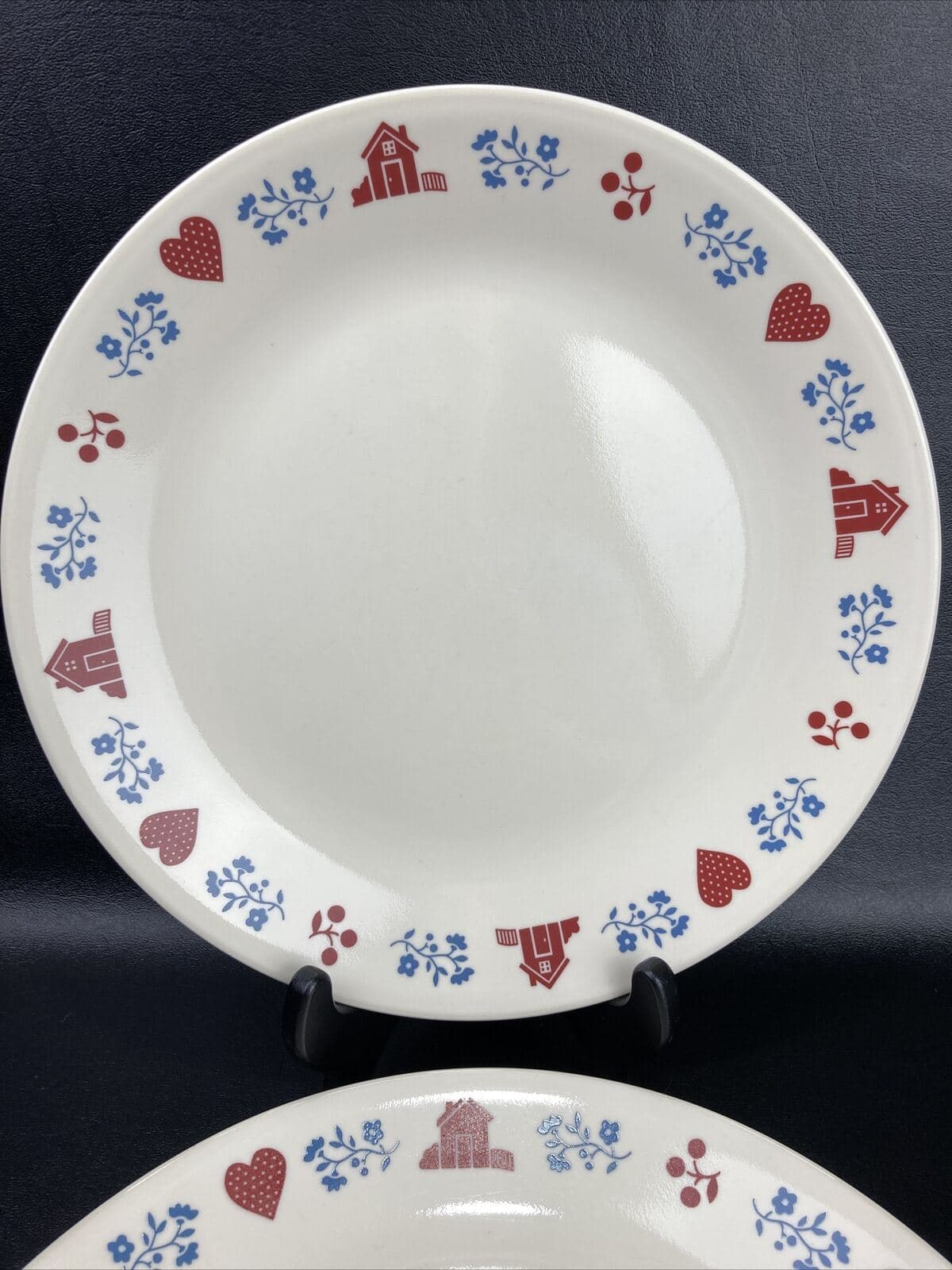 Corelle Hometown Dinner Plates 10-1/4” diam. Red Hearts & Cherries USA Set Of 4 - Thumbnail 3