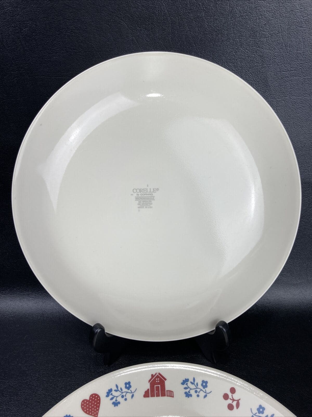 Corelle Hometown Dinner Plates 10-1/4” diam. Red Hearts & Cherries USA Set Of 4 - Thumbnail 2