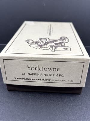 Pfaltzgraff Yorktowne Vintage Footed Napkin Rings Original Box EUC Set of 4 - Thumbnail 5