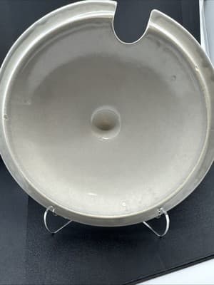Pfaltzgraff Yorktowne Soup Tureen #160Y with Lid and original Ladle - Thumbnail 3