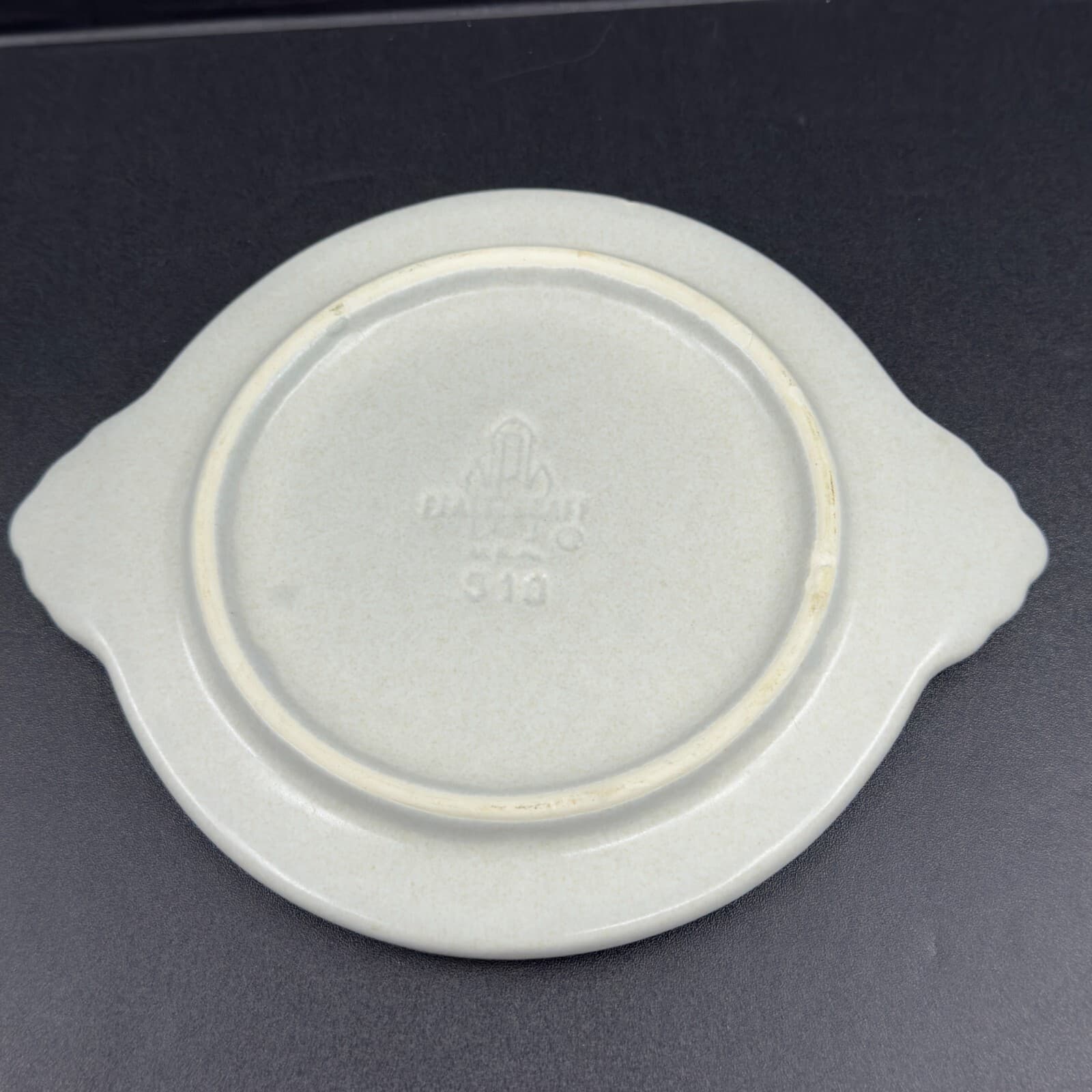 Pfaltzgraff Yorktowne Stoneware Handled Trivet 8 3/8" USA #518Old Castle - Thumbnail 2
