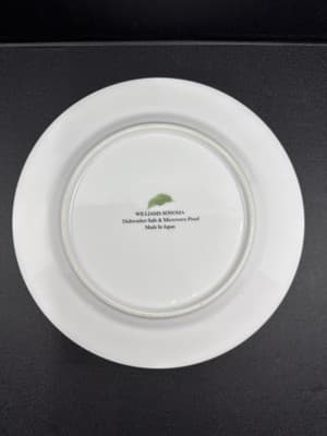 Williams-Sonoma Winter Berries 8 1/4” Plate - Thumbnail 2