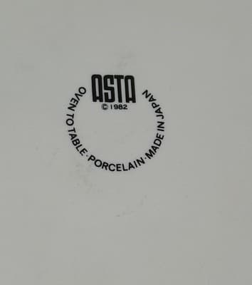 Asta Porcelain Oven To Table 3” Tall, 7 1/2” Diameter Casserole Dish 1982 - Thumbnail 3