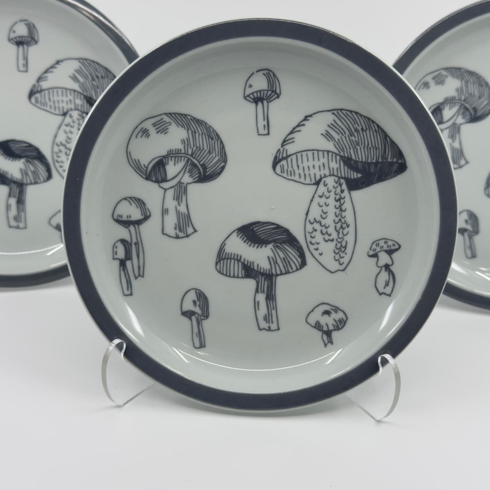 Block Hearthstone China Vista Alegre Mushrooms 6 3/8" Set of 3 Plates - Thumbnail 2