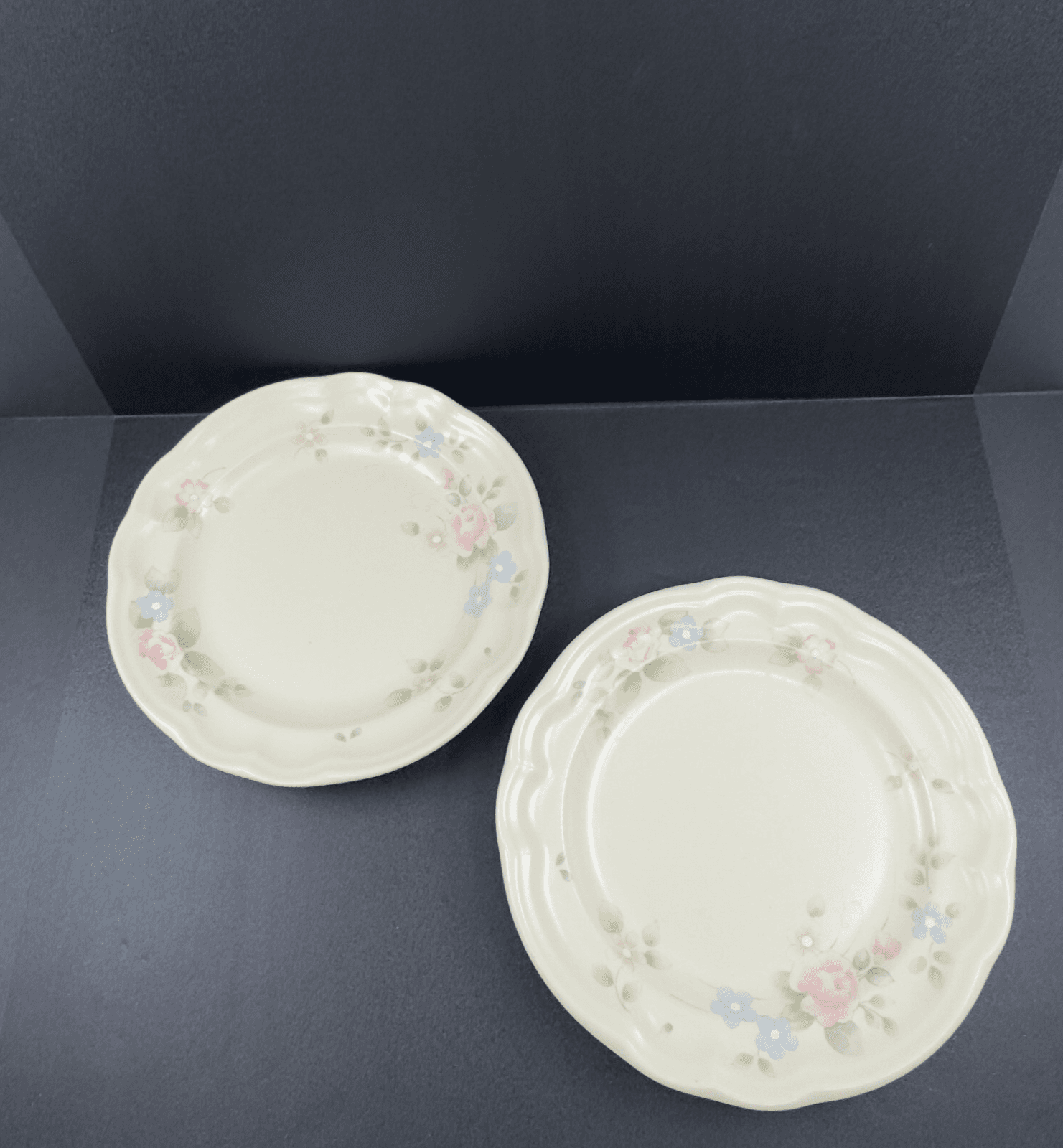 Pfaltzgraff Tea Rose 7 1/4" Dessert Plates Set of 2 - Thumbnail 3
