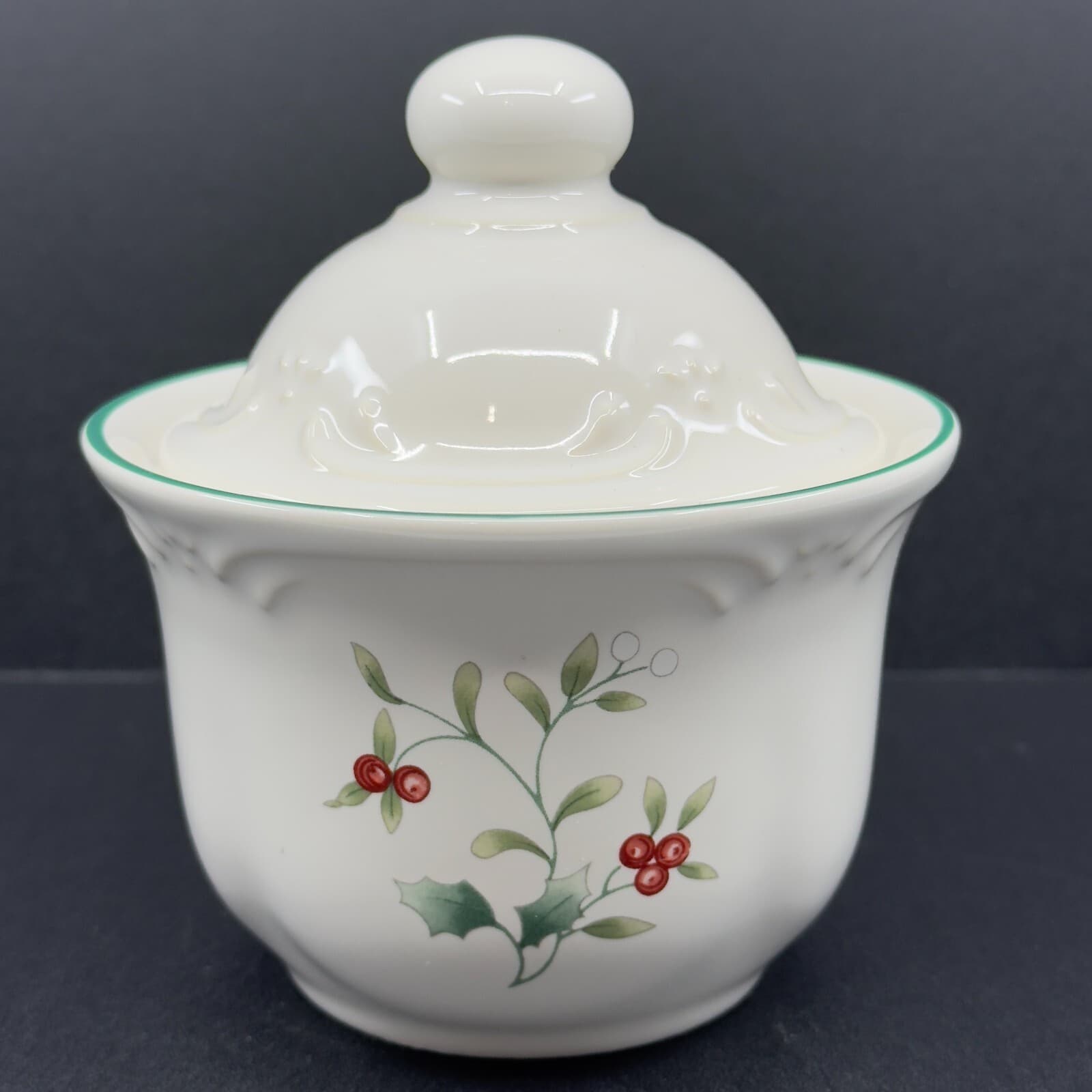 Pfaltzgraff Winterberry Sugar Bowl and Lid - Thumbnail 2