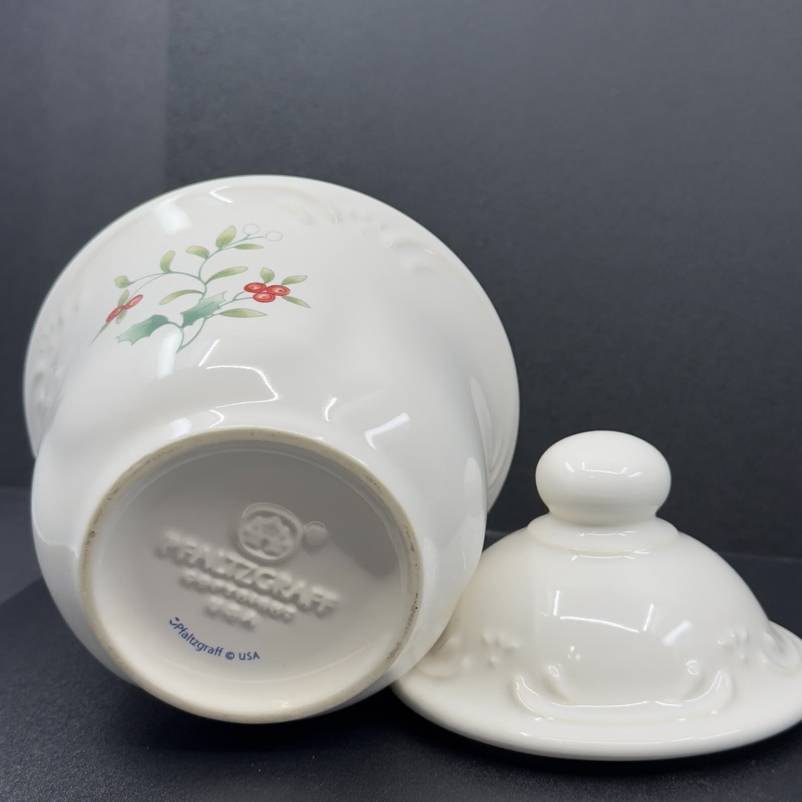 Pfaltzgraff Winterberry Sugar Bowl and Lid - Thumbnail 3