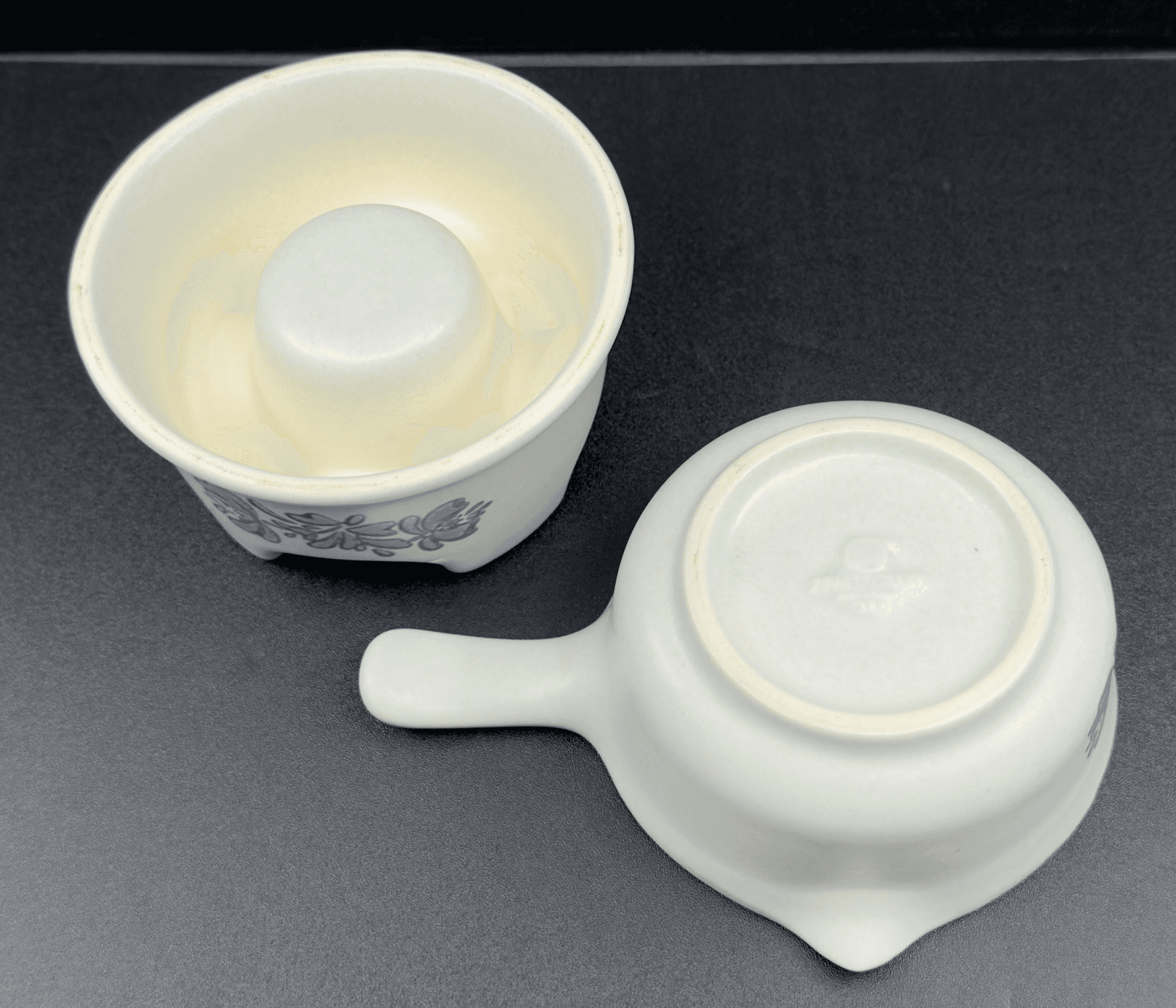 Pfaltzgraff USA Yorktowne Butter Syrup Potpourri Warmer 2-Piece Set #216 - Thumbnail 3