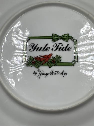 Georges Briard Yule Tide Christmas Tree 7 1/2” Salad/Dessert Plates (set of 2) - Thumbnail 3