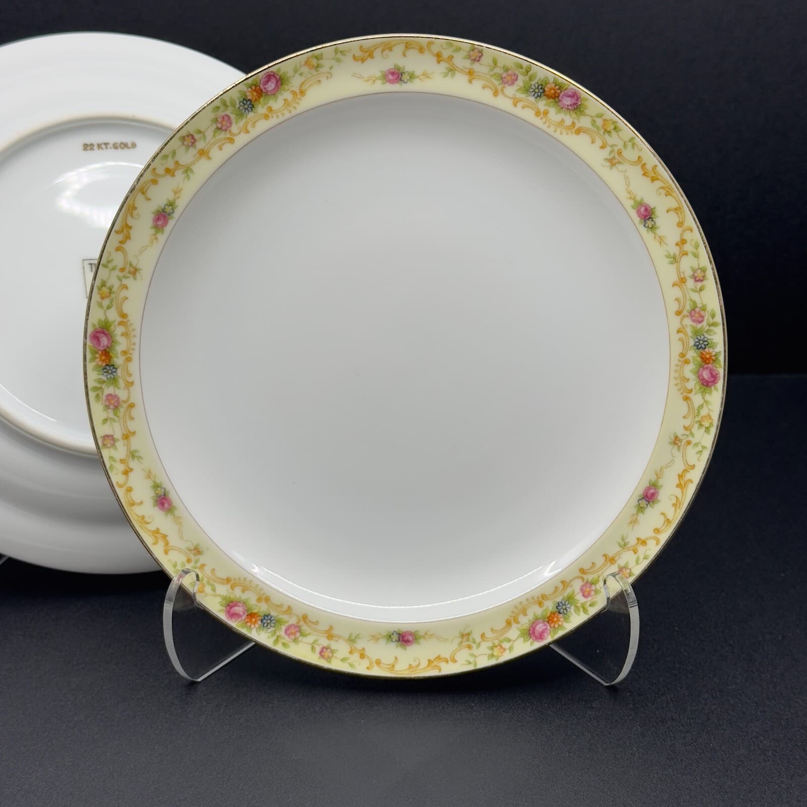 Meito China Modern Windsor 6 1/4" Bread plates 22 karat gold trim set of 2 - Thumbnail 3