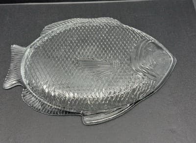 Anchor Hocking Glass Fish Shaped Plate 11” X 8” Platter Oven-Proof USA Vintage - Thumbnail 2