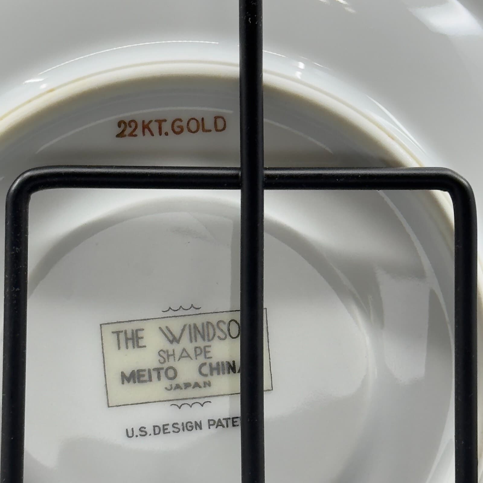 Meito China Modern Windsor Vintage Cup and Saucer 22 Karat Gold trim - Thumbnail 3