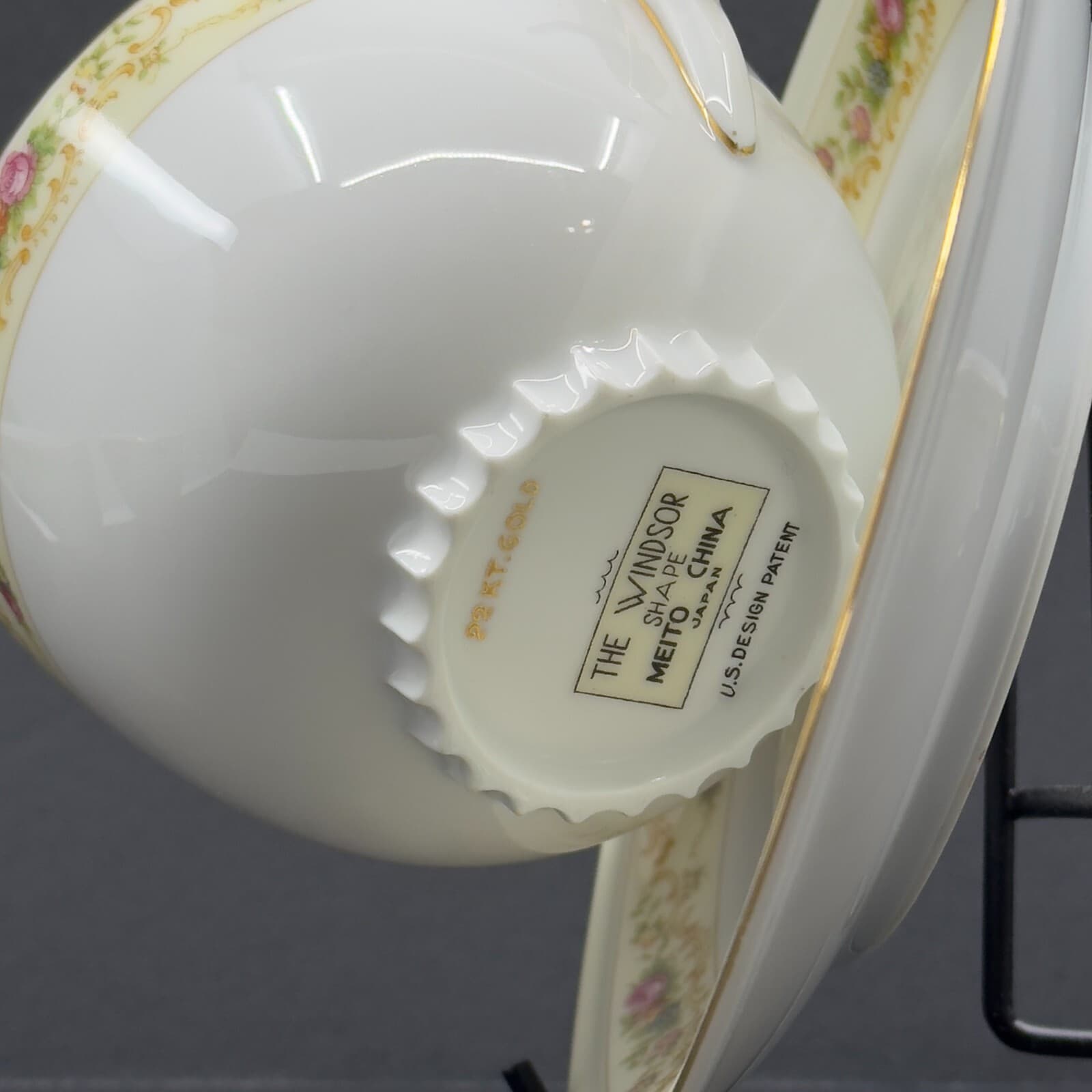 Meito China Modern Windsor Vintage Cup and Saucer 22 Karat Gold trim - Thumbnail 2