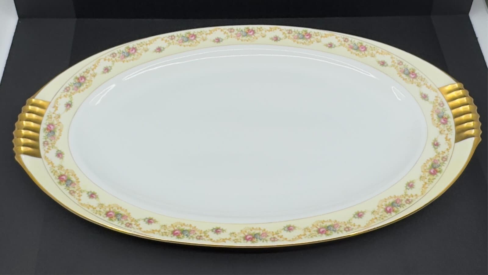 Meito China Modern Windsor 16 3/4" Platter 22 karat gold trim - Image 1