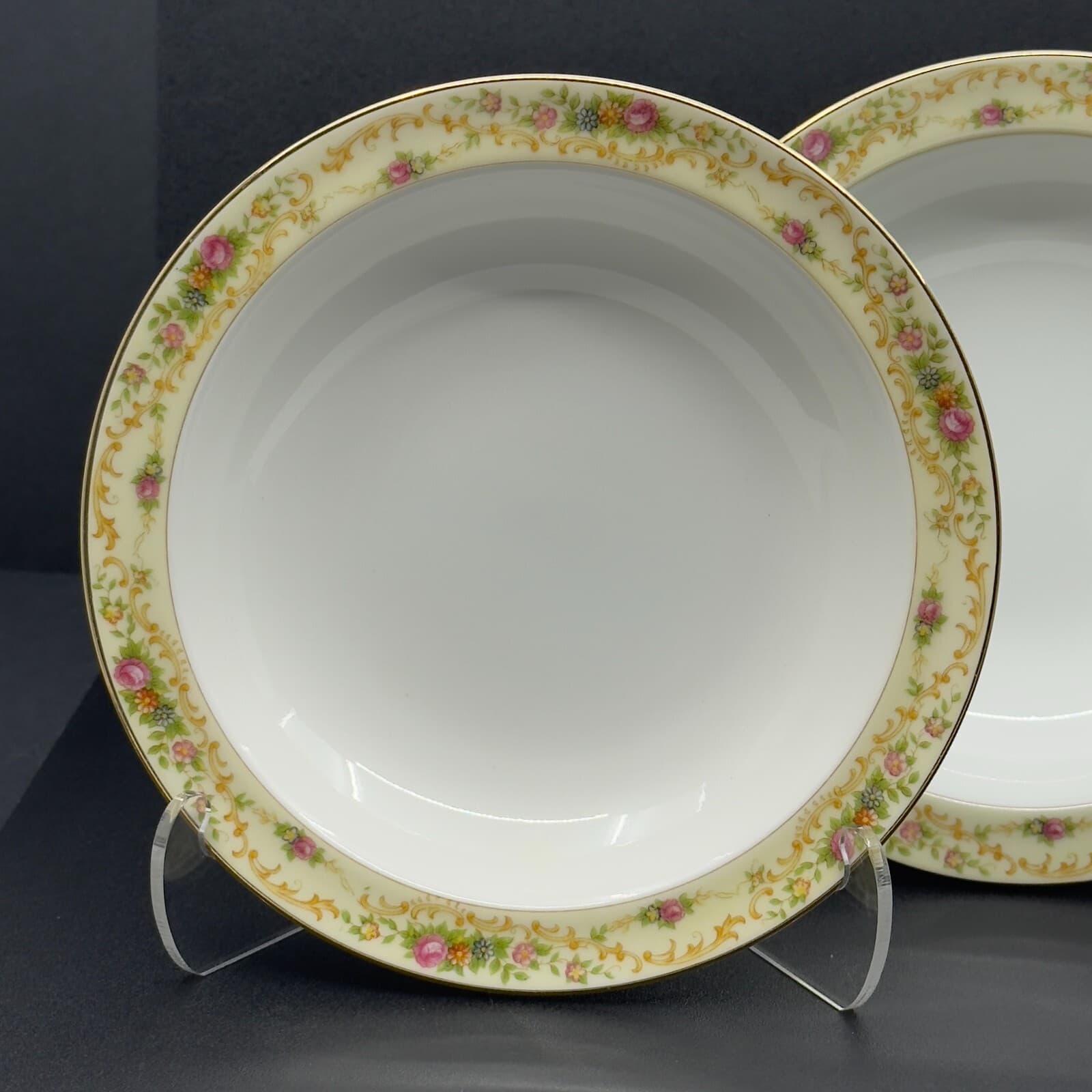 Meito China Modern Windsor 5 3/4" dessert bowls 22 karat gold trim (x3) - Thumbnail 2