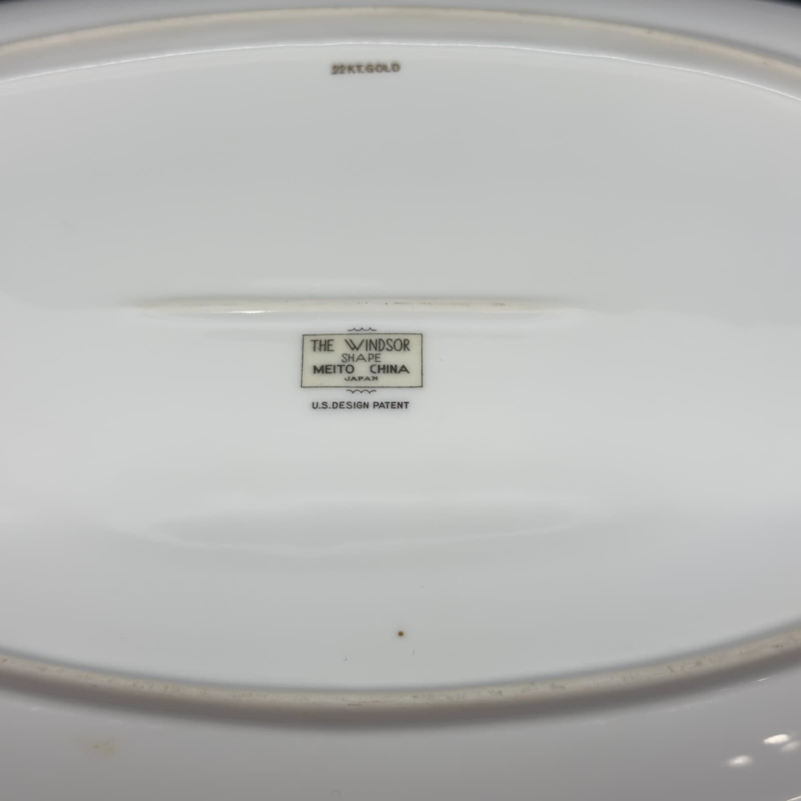 Meito China Modern Windsor 16 3/4" Platter 22 karat gold trim - Thumbnail 5