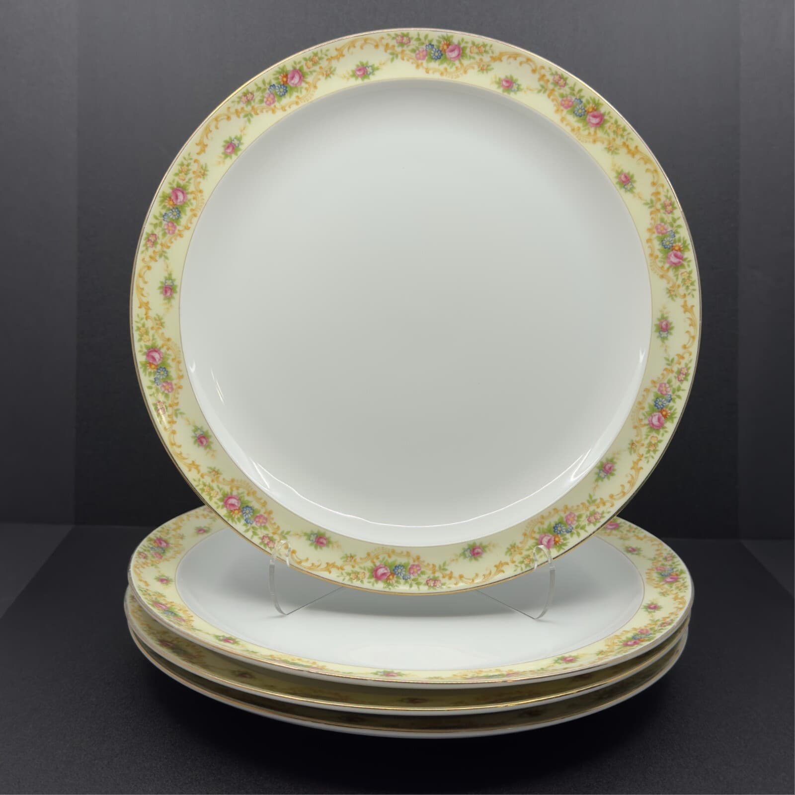 Meito China Modern Windsor 9 3/4" Dinner Plates 22 karat gold trim set of 4 - Image 1