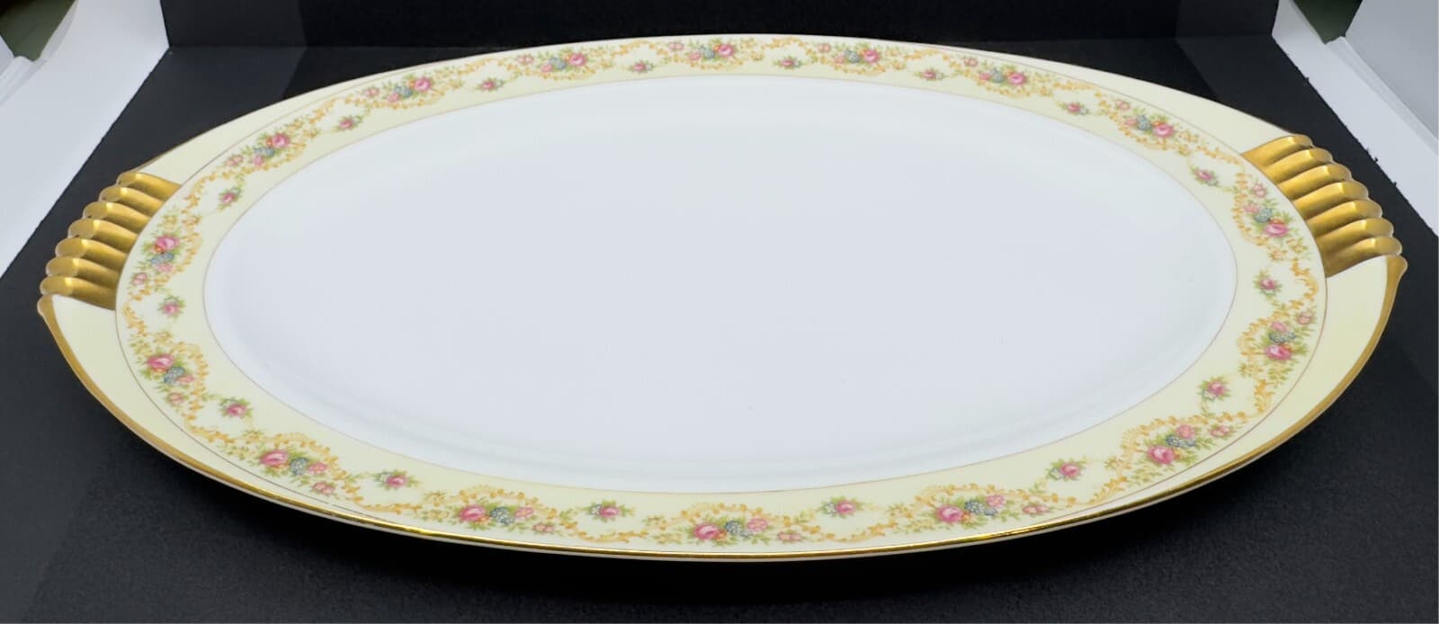 Meito China Modern Windsor 16 3/4" Platter 22 karat gold trim - Thumbnail 2