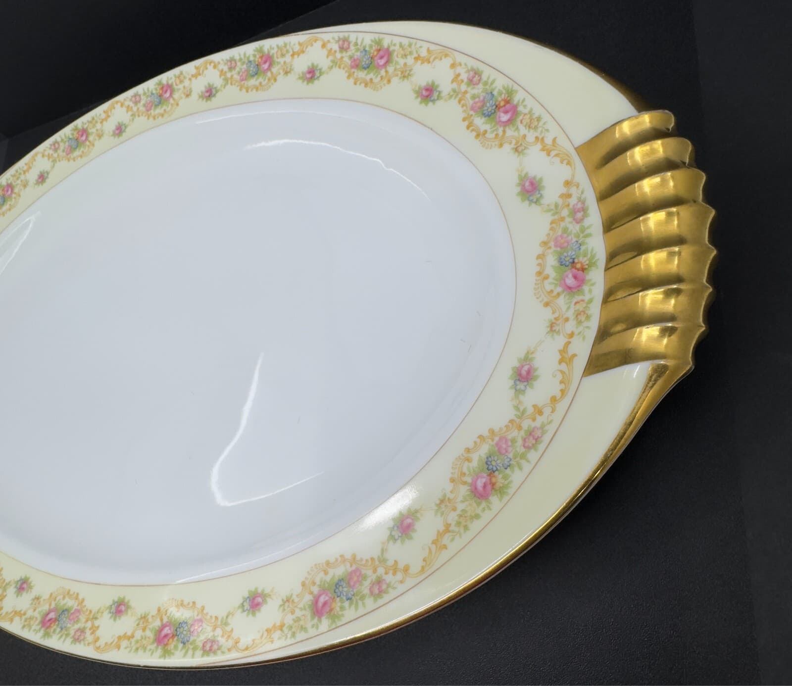 Meito China Modern Windsor 16 3/4" Platter 22 karat gold trim - Thumbnail 4