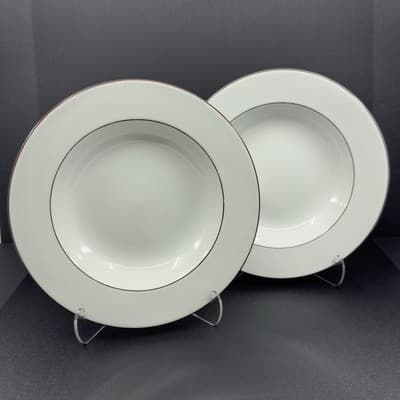 Figgo Symphoni 8" rimmed pasta bowls V555 Set of 2 - Image 1