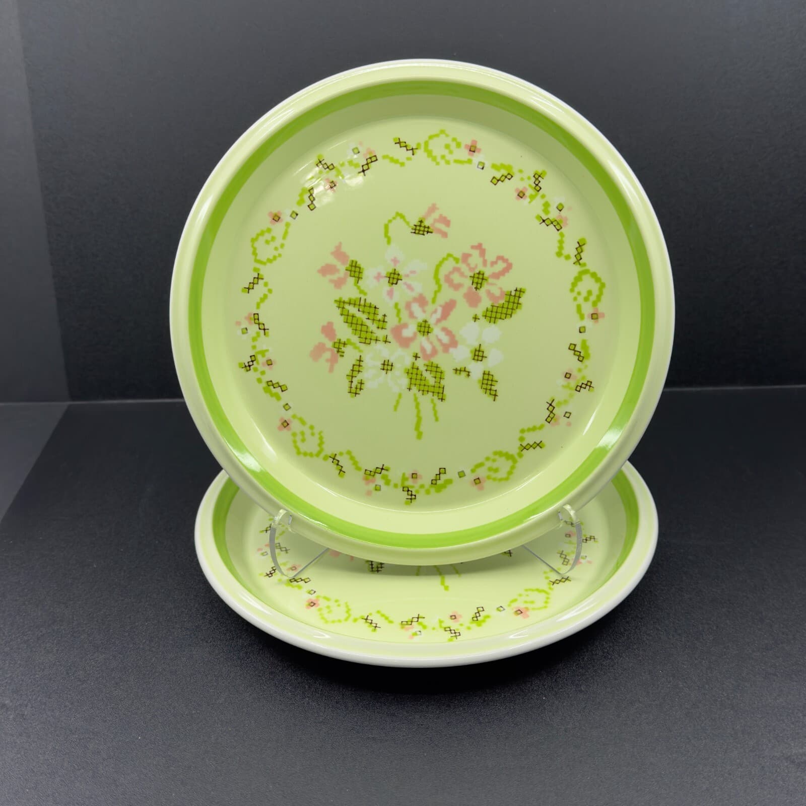 Mikasa Country Store Needlecraft C6401 Set of 2 Appetizer Plates 7 3/4" - Image 1