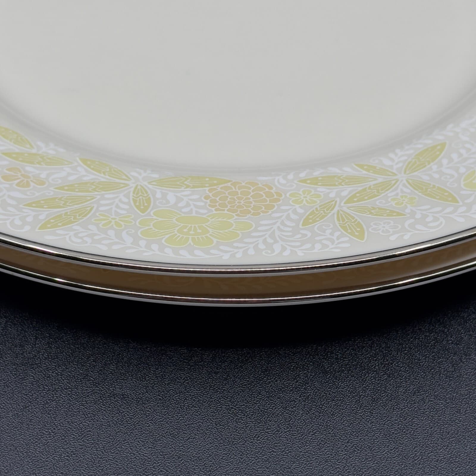Franciscan Crinoline ( Pale Yellow) 8 1/4" Salad Plates ( set of 2) - Thumbnail 2