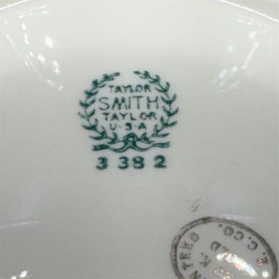 Taylor Smith Taylor TST 1865 Ivory Bowls 7 3/4" with Gold Trim Set of 2 - Thumbnail 5