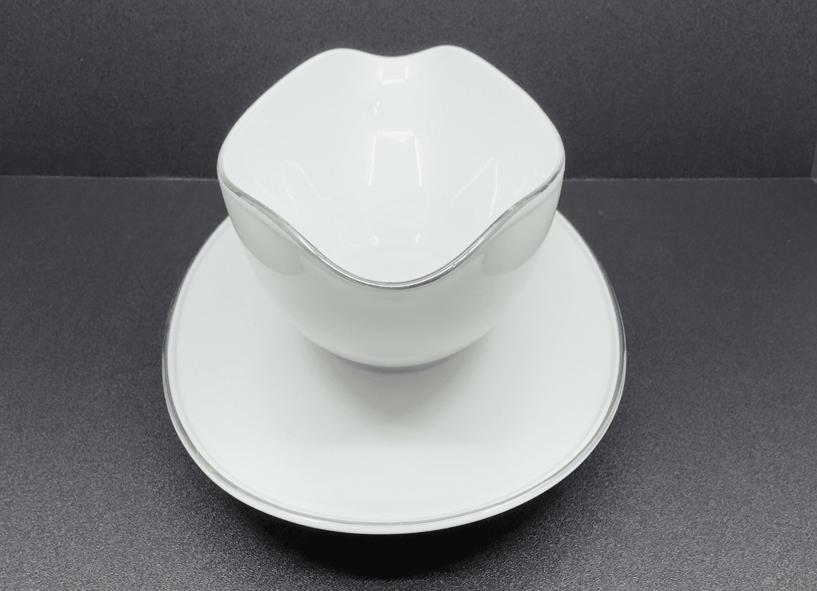 Noritake China Taryn Sauce Boat w/ Attached Underplate 5912 - Thumbnail 2