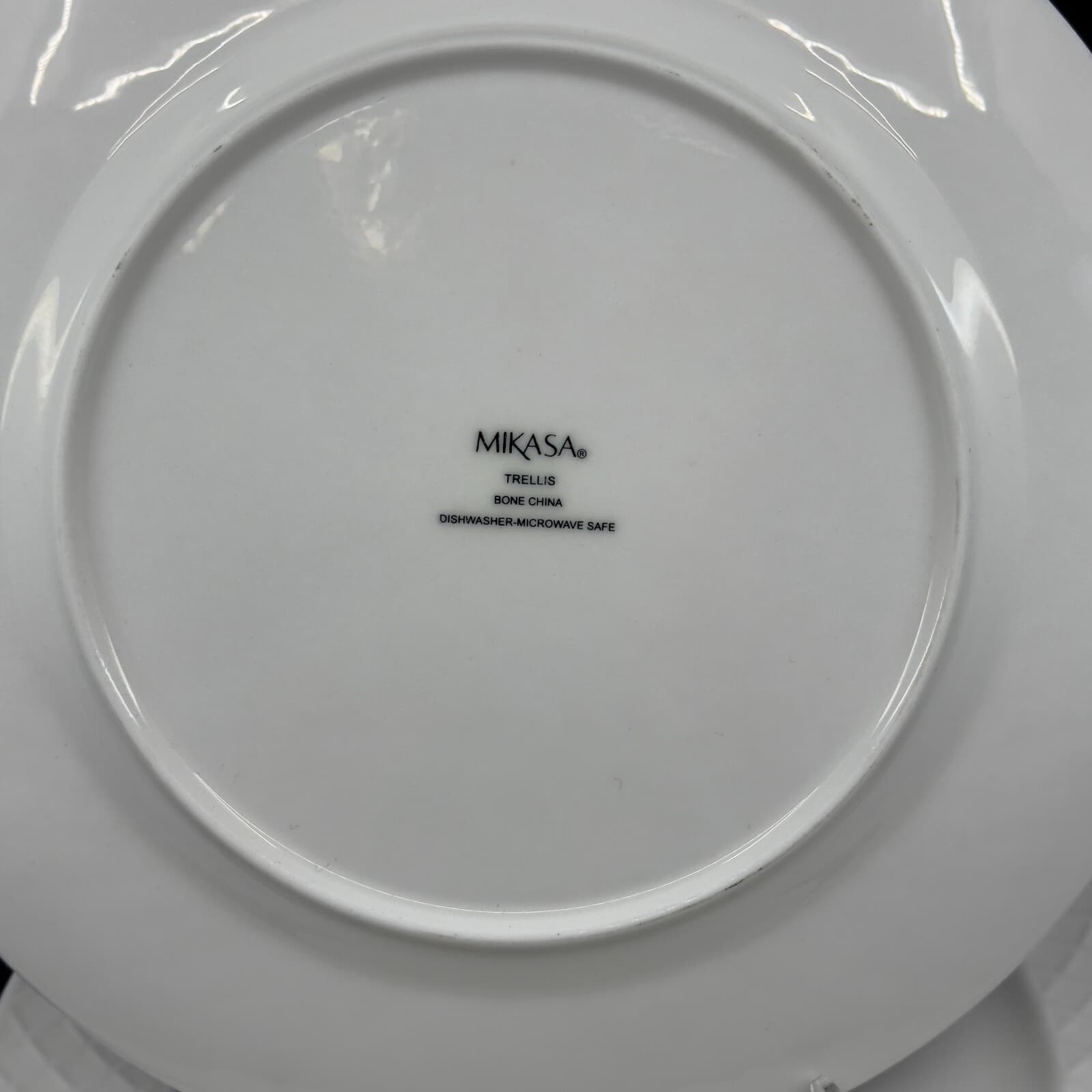 Mikasa Trellis Bone China 11" Dinner Plates - Thumbnail 3