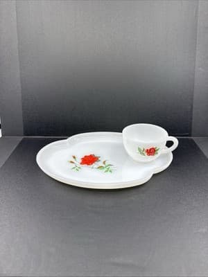 Federal Glass Rosecrest 2 PC Luncheon Snack Tea Set Red Rose Cup Plates - Thumbnail 2