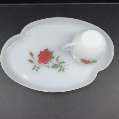 Federal Glass Rosecrest 2 PC Luncheon Snack Tea Set Red Rose Cup Plates - Thumbnail 4