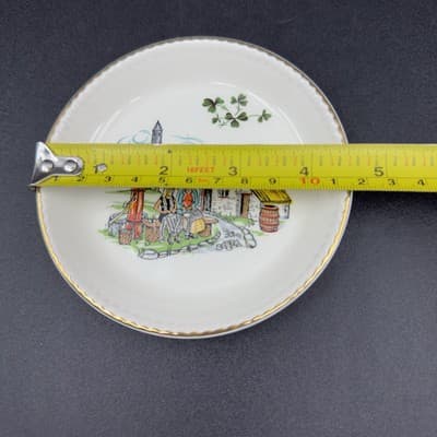 Carrigaline Pottery 4 3/4” dish Cork Souviner Ireland Shamrocks embossed - Thumbnail 3