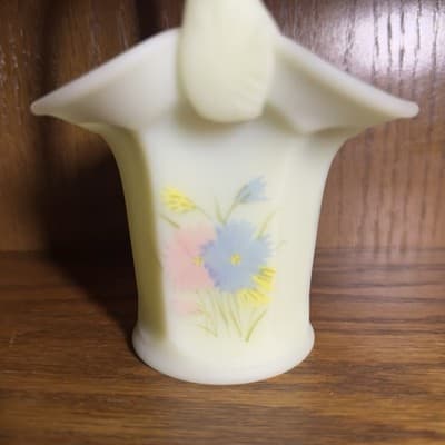 Fenton "Dianthus on Custard" 1983-1984 hand painted/ signed basket - Thumbnail 2