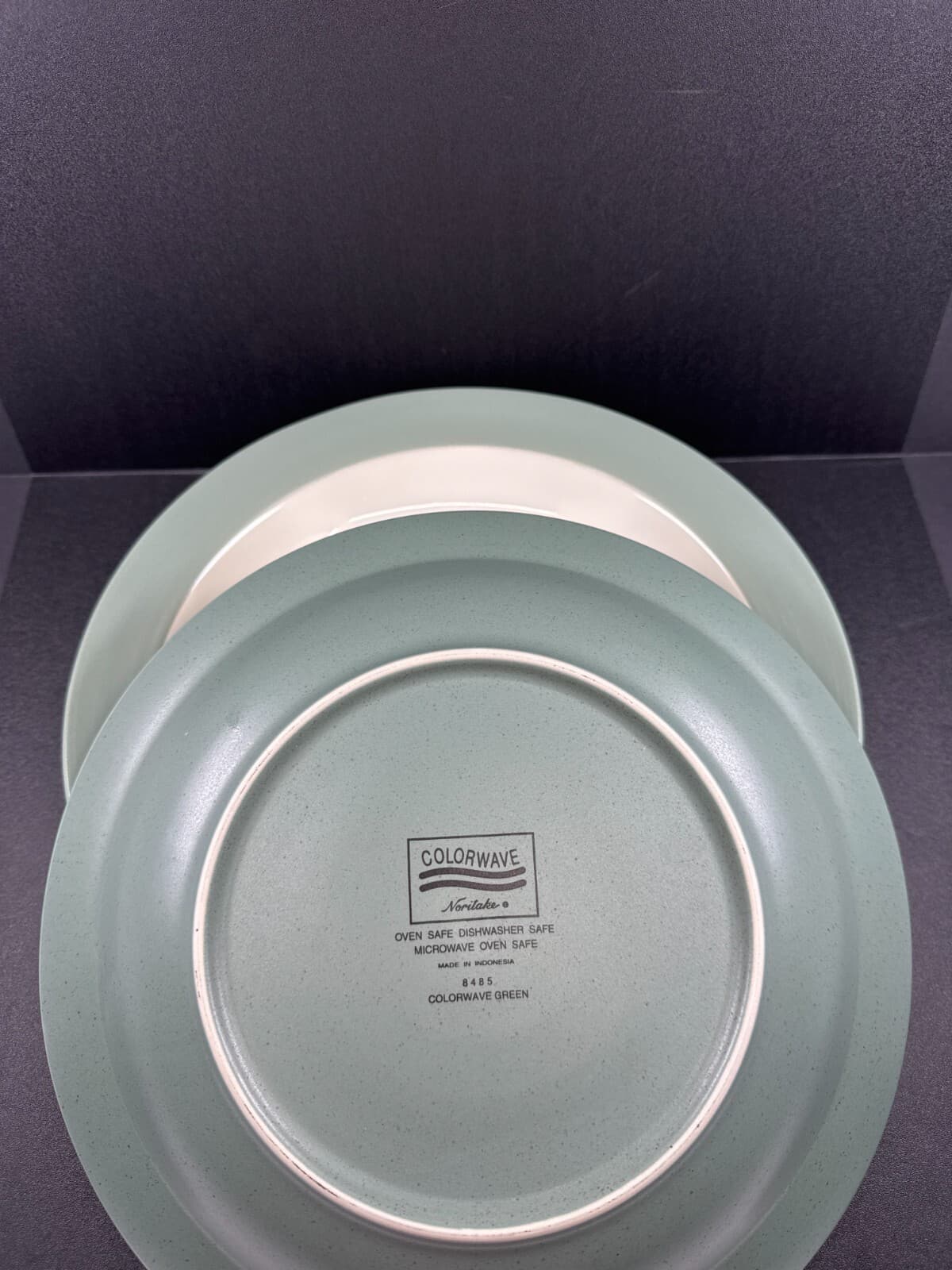 Noritake Colorwave Green Rimmed Coupe Soup/Pasta Bowl Set of 2 - Thumbnail 2