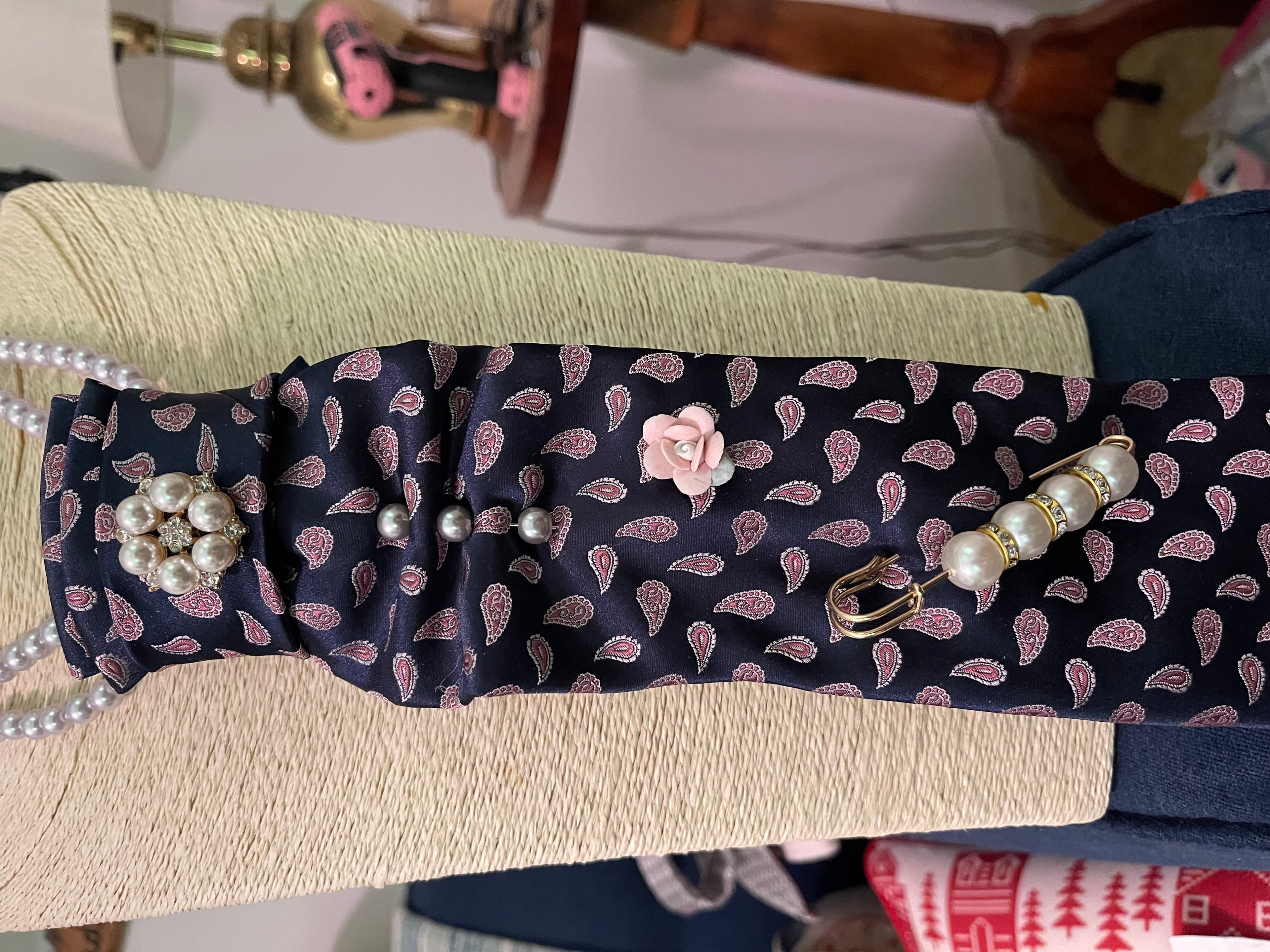 Boss Bitchin Ties Paisley Pattern Silk Scarf with Pearl Brooches - Thumbnail 4