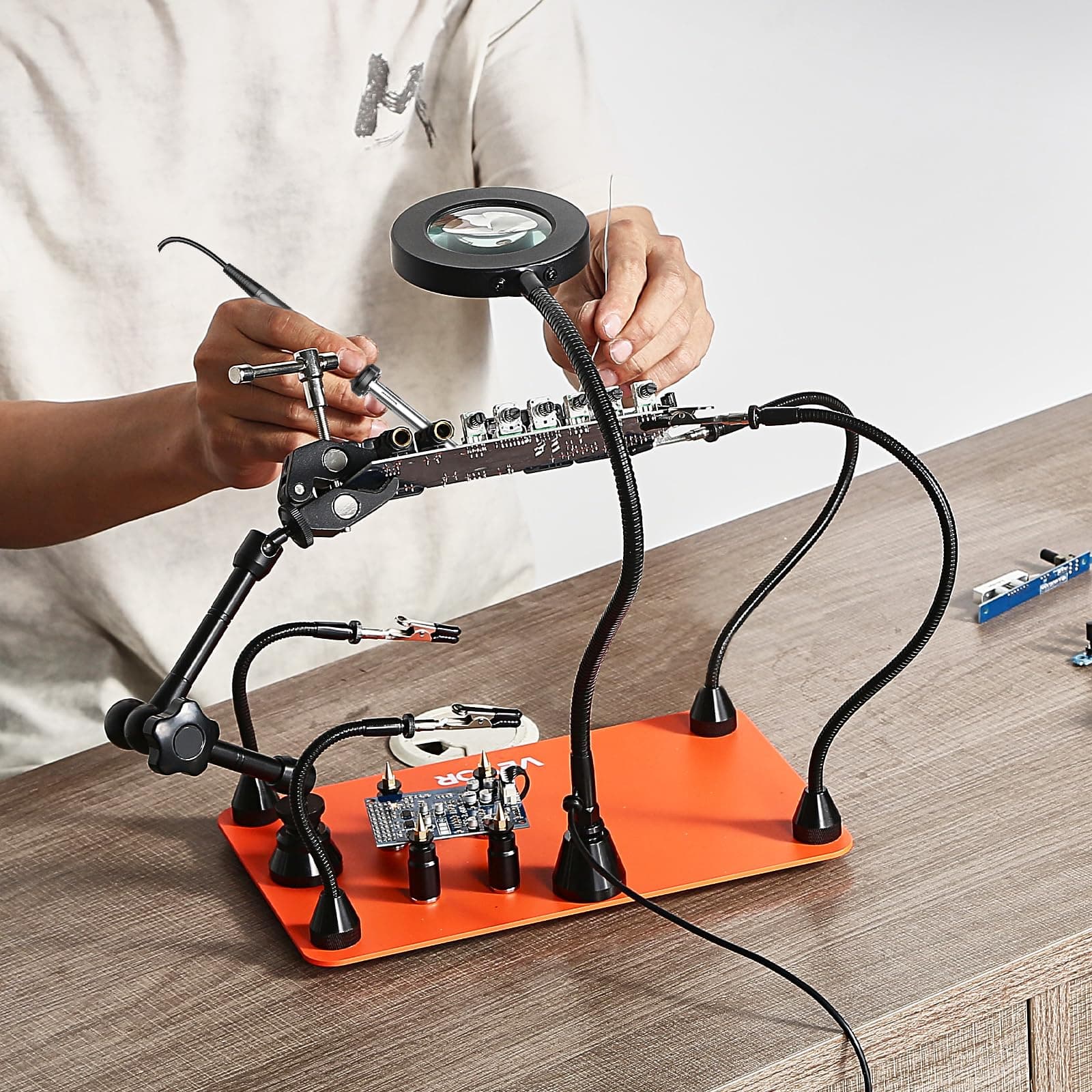 Vevor Magnetic Helping Hands Soldering Station Third Hand Soldering Tool Goosene - Thumbnail 8