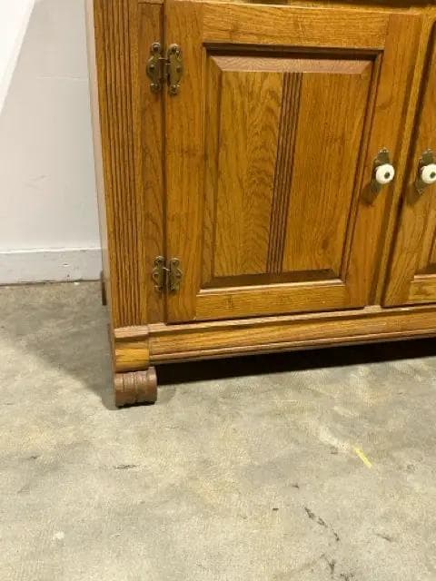 Keller Oak Buffet With 3 Drawers And 3 Doors - Thumbnail 2