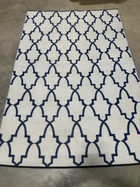 9 X 5 Blue And White Outdoor Rug - Thumbnail 2