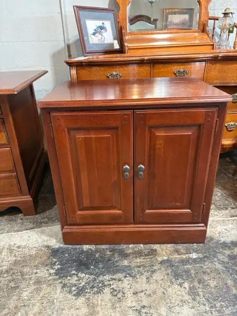 Hooker Cherry 2 Door Cabinet - Thumbnail 4