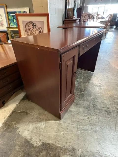 Hooker Cherry Computer Desk - Thumbnail 3