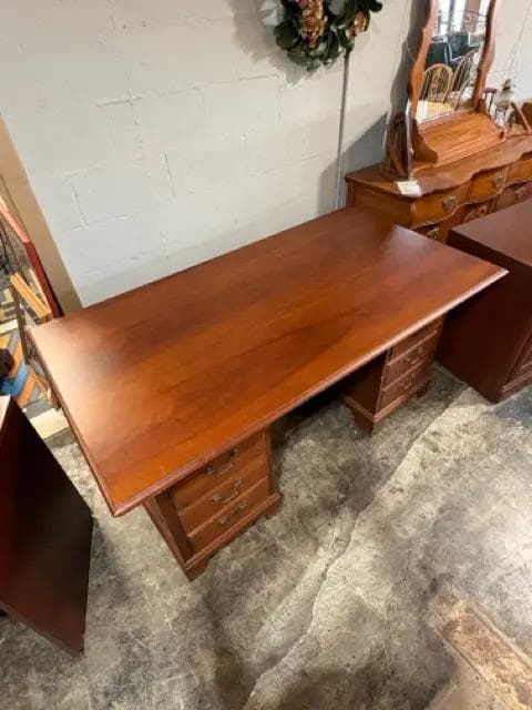 Hooker Cherry 7 Drawer Executive Desk - Thumbnail 2